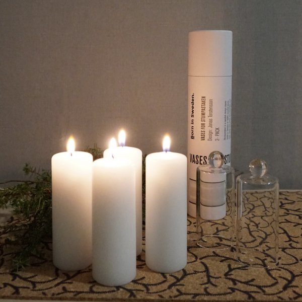 Stumpastaken Long blanc avec coupelle en liège noir - Bougies et vases offerts !
