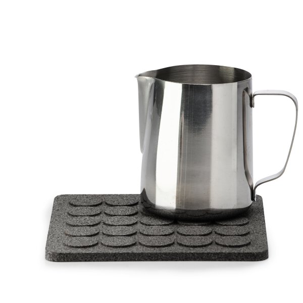 Recycled cork, sustainable deisgn. Trivet in 100% recycled raw material