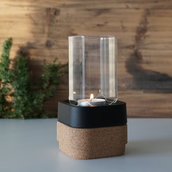 Korkschale, Ettan und Windschutzscheibe werden zu einer Windlicht