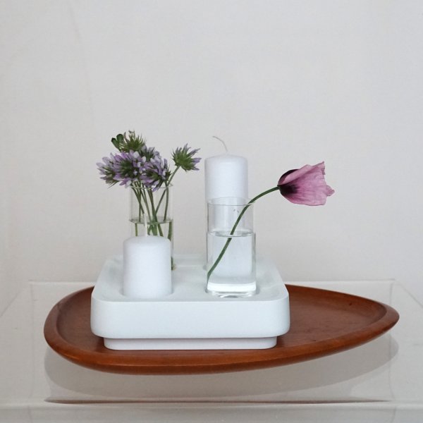 Kerzenhalter in recyceltem Aluminium im weiß